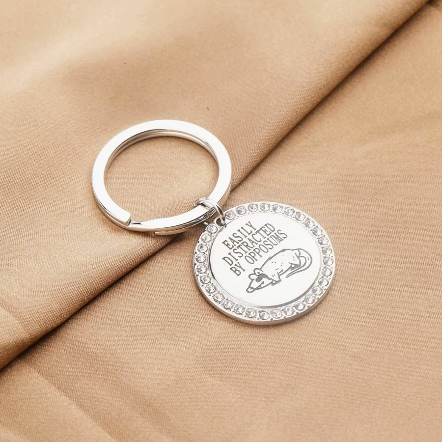 "TTJHGYQO Funny Opossum Keychain - Wildlife Rescue Gift for Opossum Lovers, Cute Possum Jewelry, Unique Fan Gift for Animal Enthusiasts"