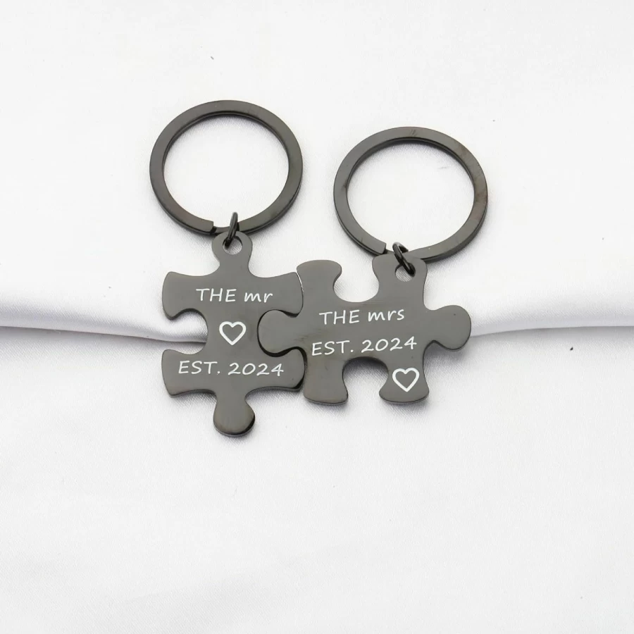 FUSTMW Mr and Mrs Keychain Set - Wedding Gifts for Couples, Engagement Gifts for Husband Wife, Newlywed Anniversary Present - Est. 2024