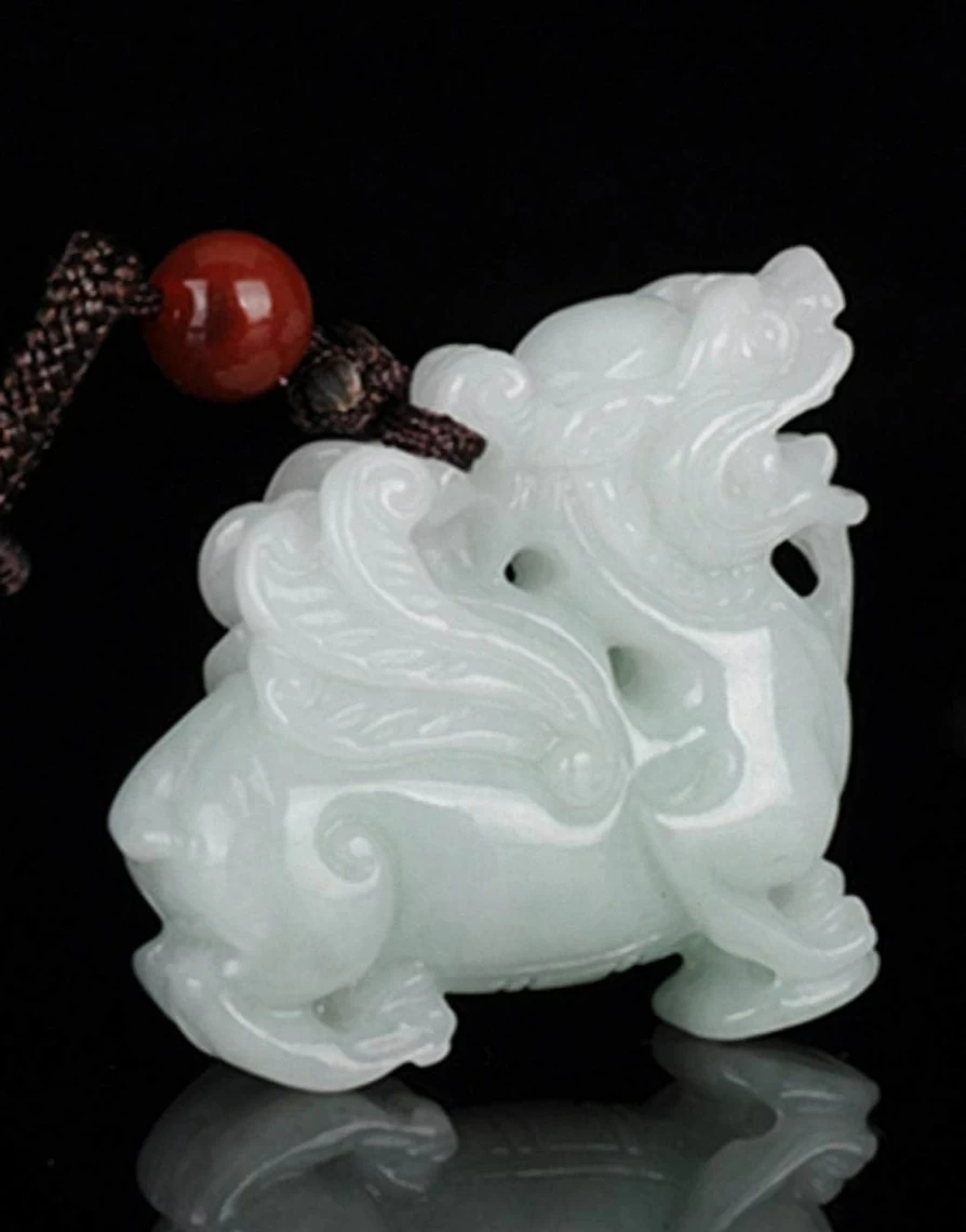 "Natural Green Jade Feng Shui Pixiu Pendant Amulet for Wealth Protection – Generic"